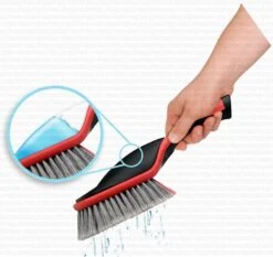 Pingi Premium Activebrush F1 Autonpesuharja Säiliöllä -Tammer-Suoja kauppa pingi pesuharja 120ml vesisailiolla premium f1 c6d20521